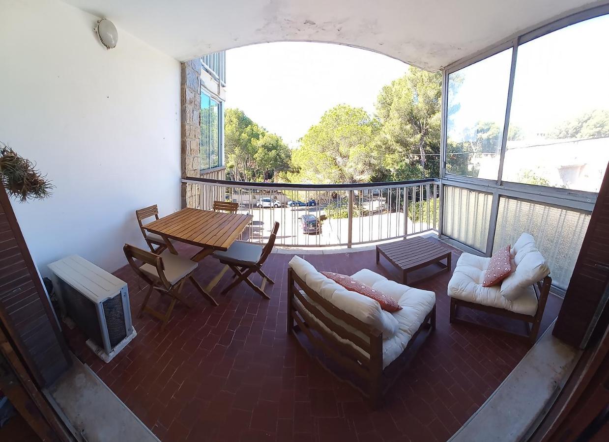 Loft Climatise "La Pinede", 50 M2, Tres Calme, 5 Mn A Pied Des Plages, Lit King Size La Seyne-sur-Mer Exteriör bild