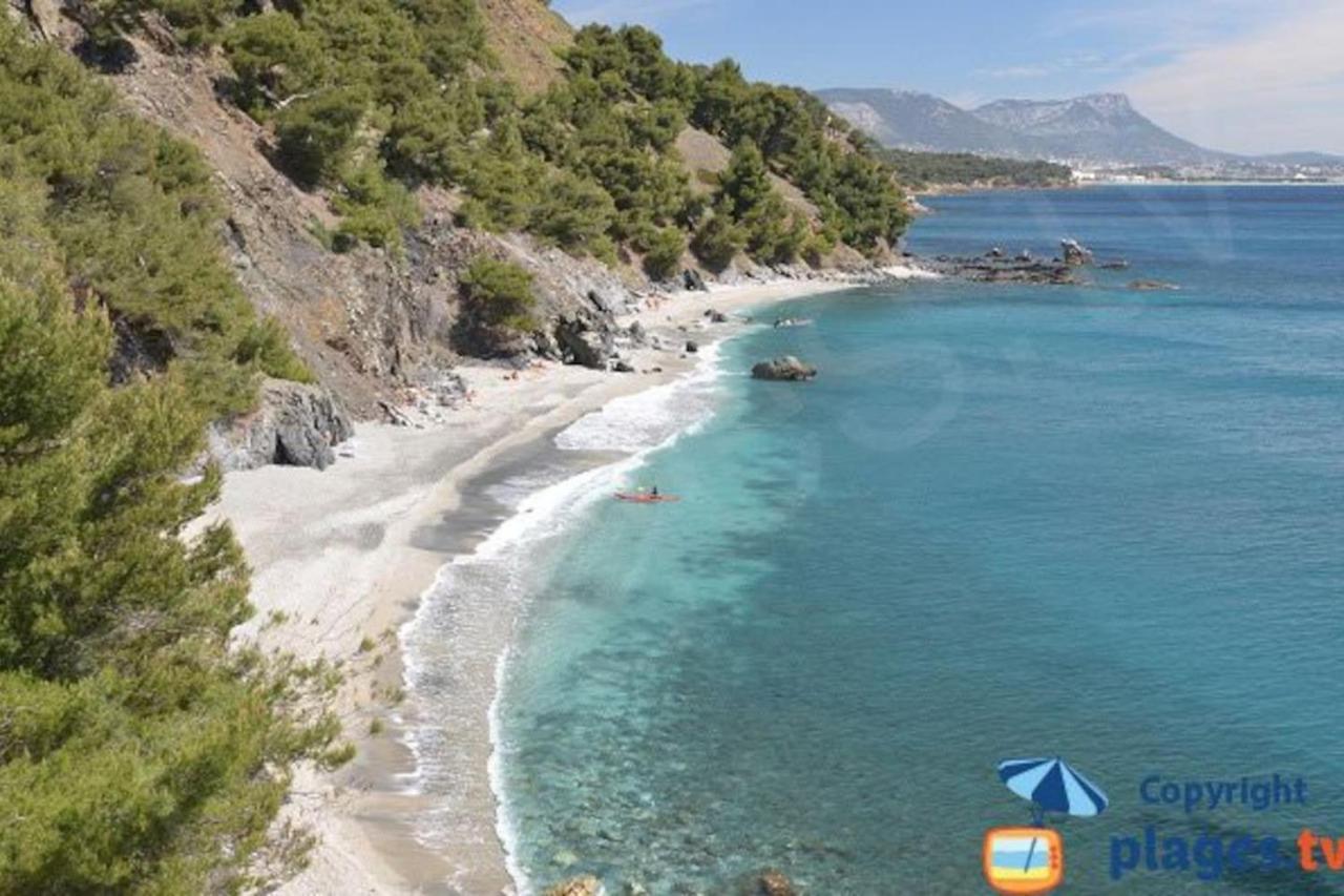 Loft Climatise "La Pinede", 50 M2, Tres Calme, 5 Mn A Pied Des Plages, Lit King Size La Seyne-sur-Mer Exteriör bild