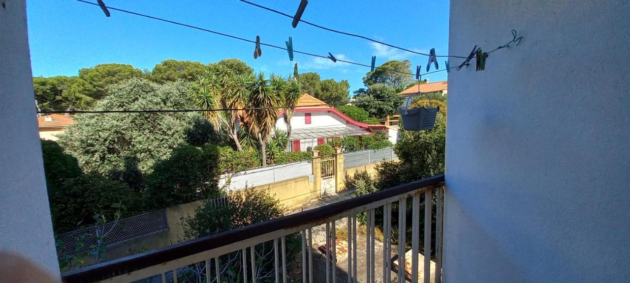 Loft Climatise "La Pinede", 50 M2, Tres Calme, 5 Mn A Pied Des Plages, Lit King Size La Seyne-sur-Mer Exteriör bild